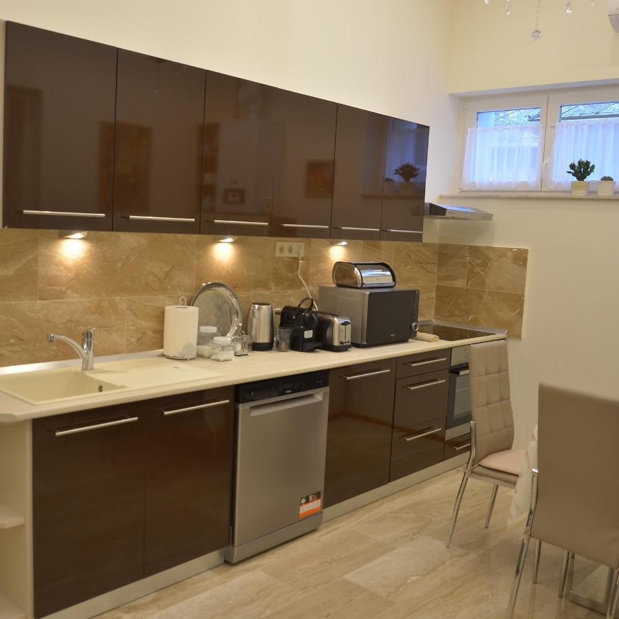 Elegant Apartman Eger Exterior foto